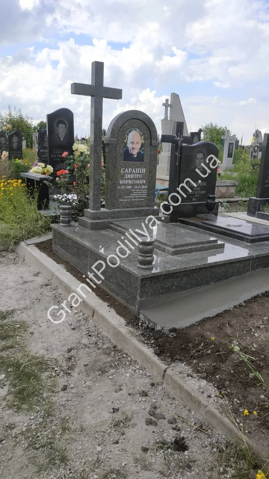 Подвійний пам'ятник з граніту - Кам'янець-Подільський | GranitPodillya